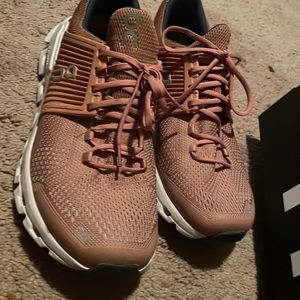 On Running Cloudswift blush/denim size 9 womens